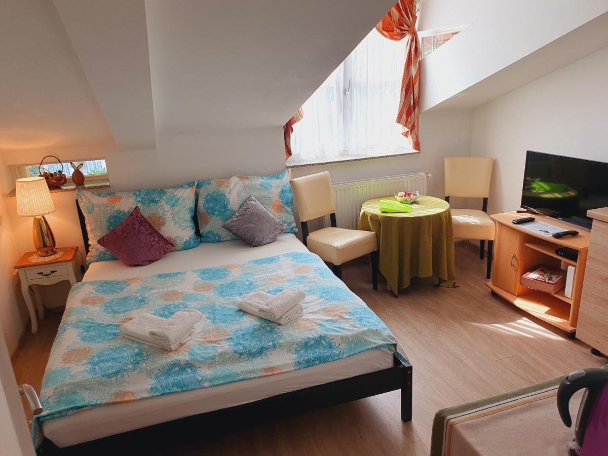 Karmelita Boutique Apartman Sopron Eksteriør bilde