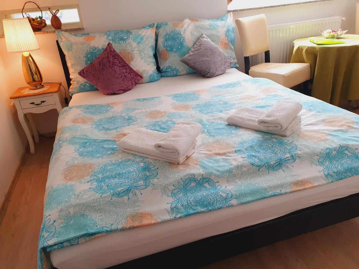 Karmelita Boutique Apartman Sopron Eksteriør bilde