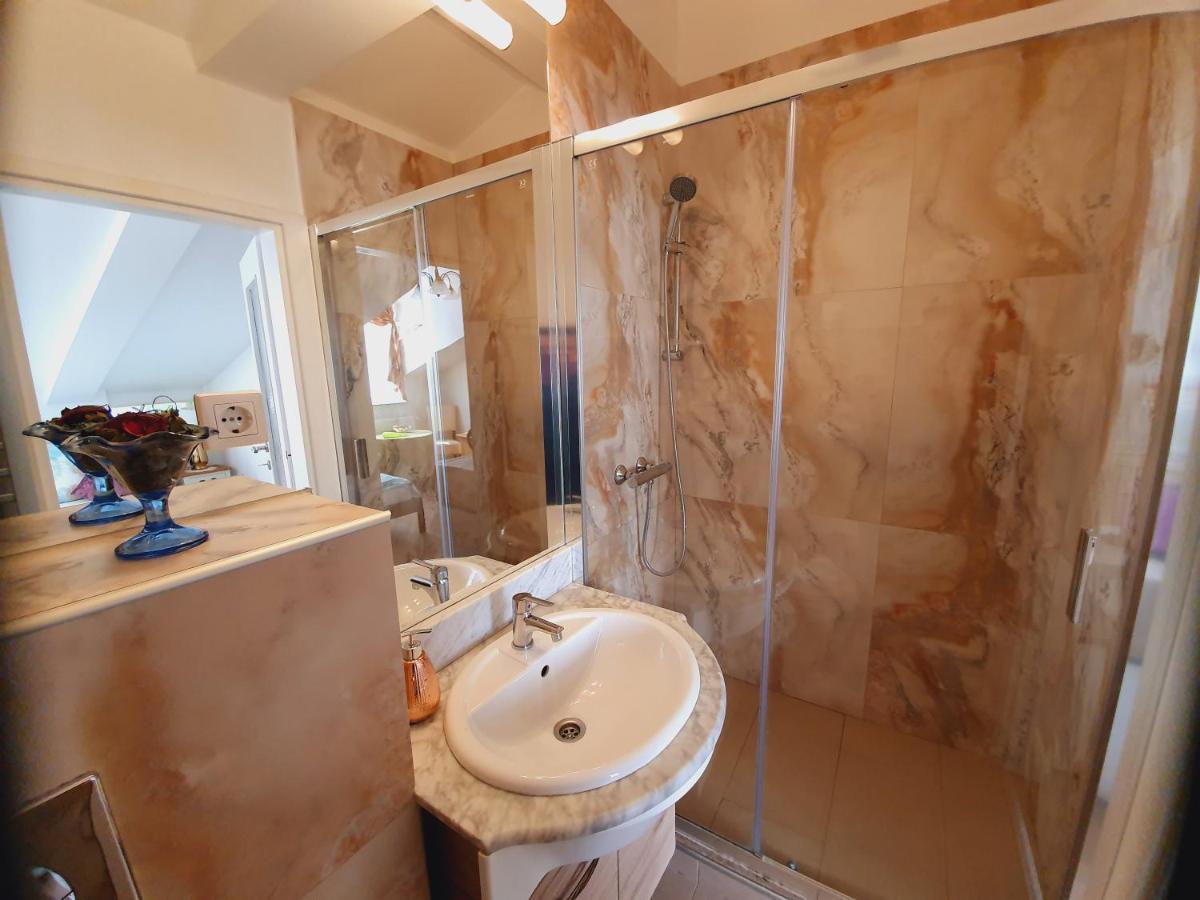 Karmelita Boutique Apartman Sopron Eksteriør bilde