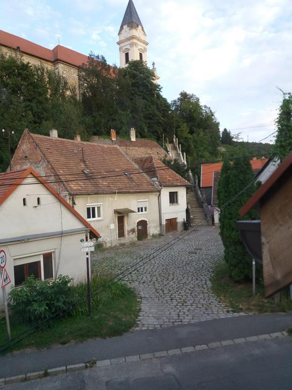 Karmelita Boutique Apartman Sopron Eksteriør bilde