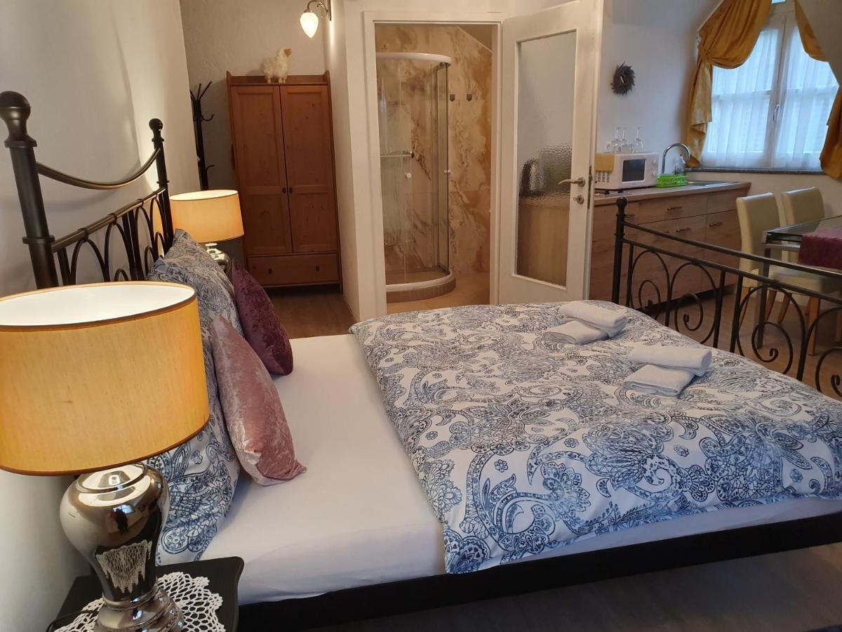Karmelita Boutique Apartman Sopron Eksteriør bilde