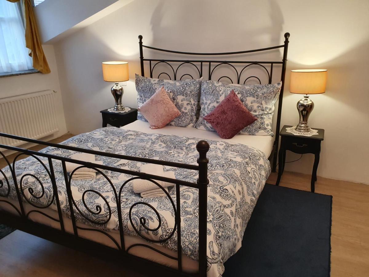 Karmelita Boutique Apartman Sopron Eksteriør bilde