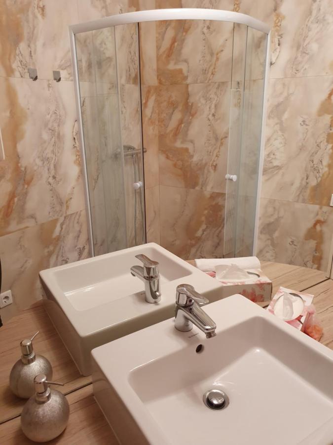 Karmelita Boutique Apartman Sopron Eksteriør bilde
