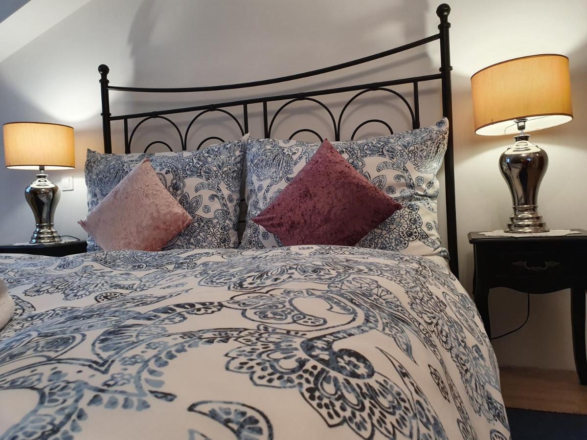 Karmelita Boutique Apartman Sopron Eksteriør bilde