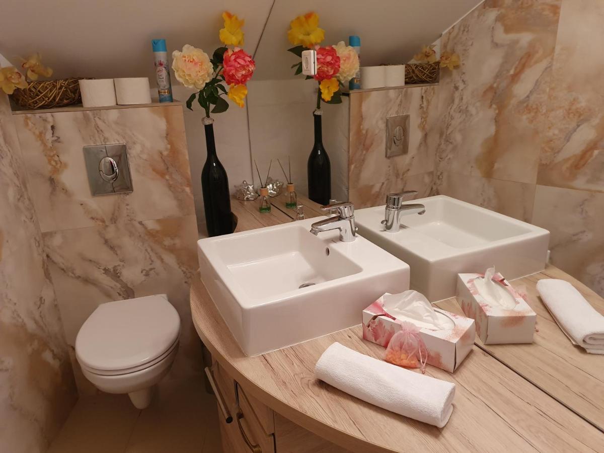Karmelita Boutique Apartman Sopron Eksteriør bilde