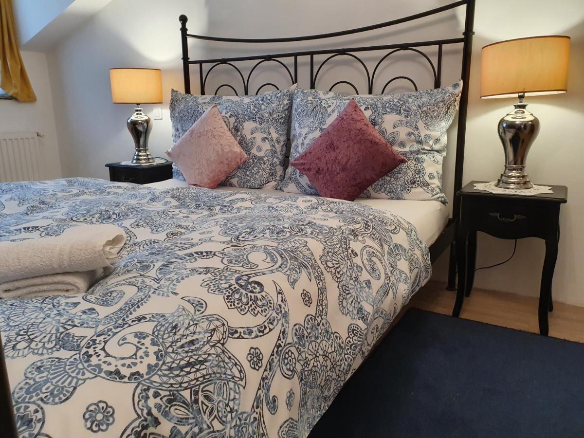 Karmelita Boutique Apartman Sopron Eksteriør bilde